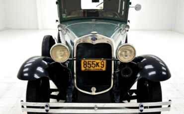 Ford-Model-A-Berline-1930-7