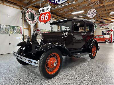 Ford-Model-A-Berline-1931-2