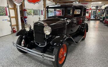 Ford-Model-A-Berline-1931-21