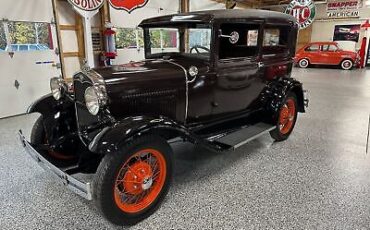 Ford-Model-A-Berline-1931-22