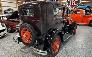 Ford-Model-A-Berline-1931-6