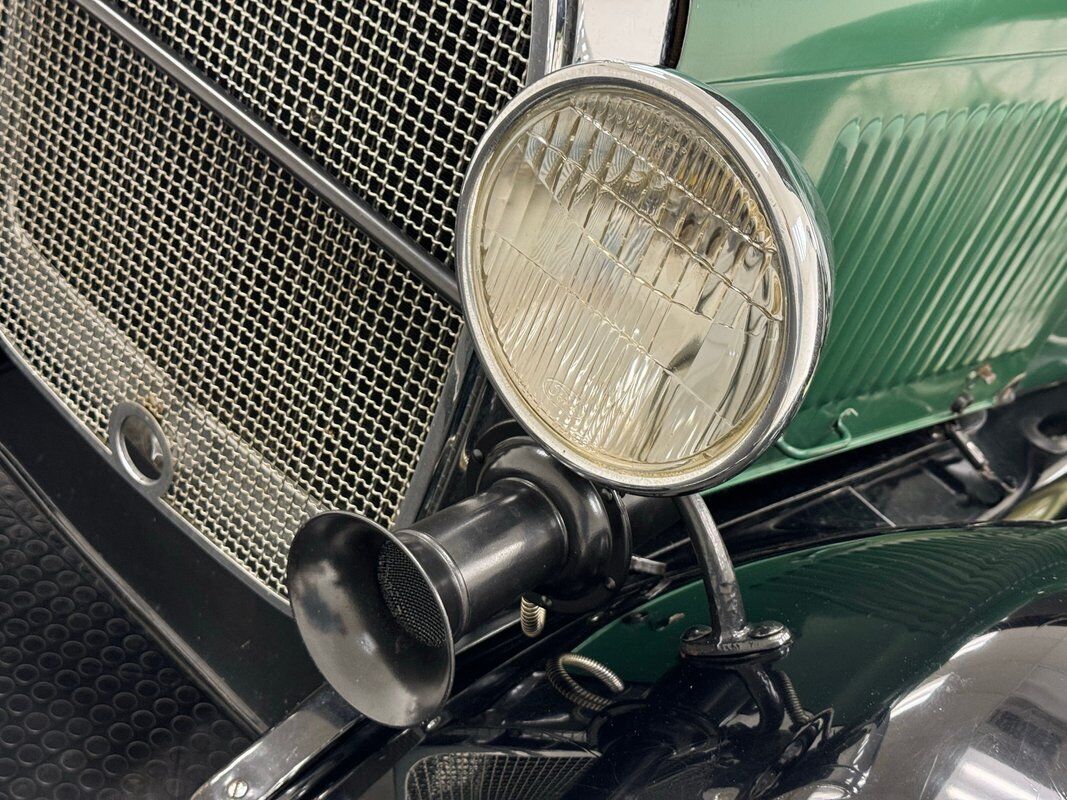 Ford-Model-A-Cabriolet-1929-10