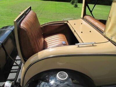 Ford-Model-A-Cabriolet-1929-16