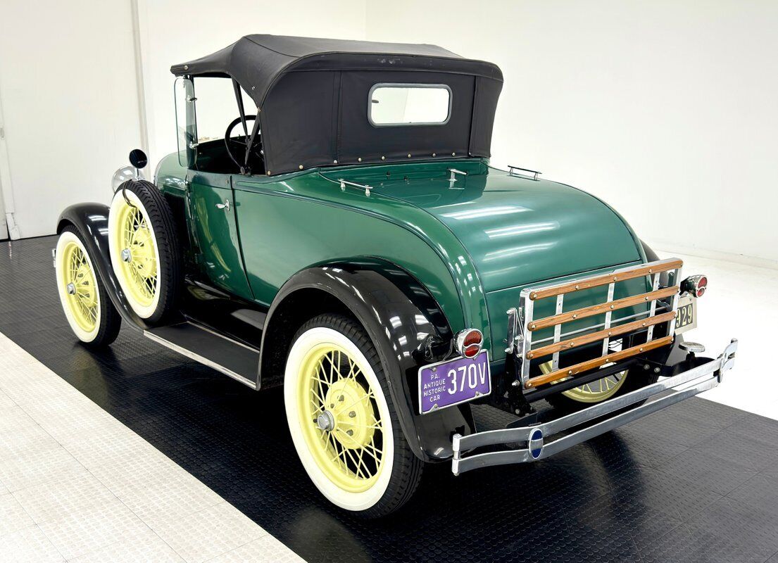 Ford-Model-A-Cabriolet-1929-2