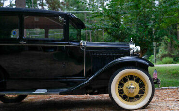 Ford-Model-A-Coupe-1930-10