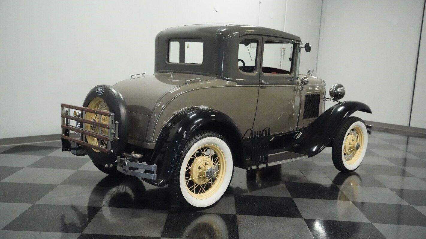 Ford-Model-A-Coupe-1930-11