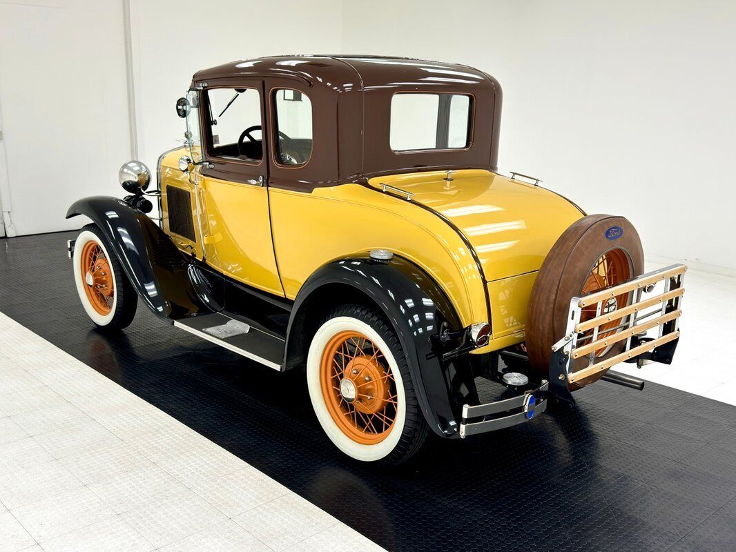 Ford-Model-A-Coupe-1930-2