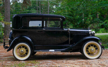 Ford-Model-A-Coupe-1930-8