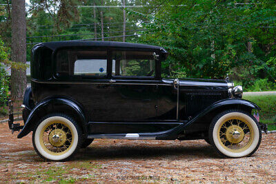 Ford-Model-A-Coupe-1930-8