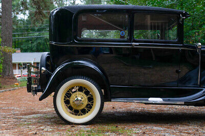 Ford-Model-A-Coupe-1930-9