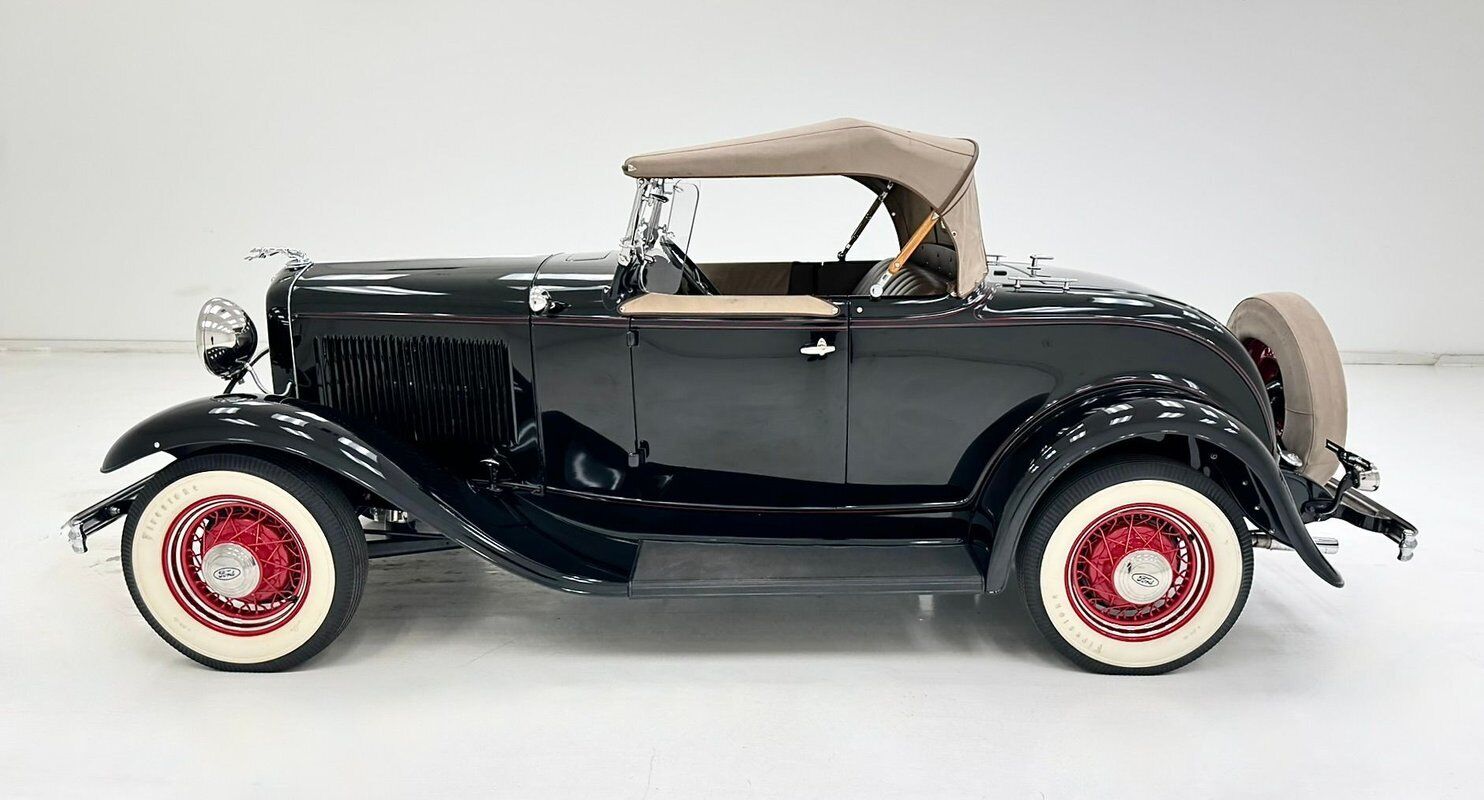 Ford-Model-B-Cabriolet-1932-1