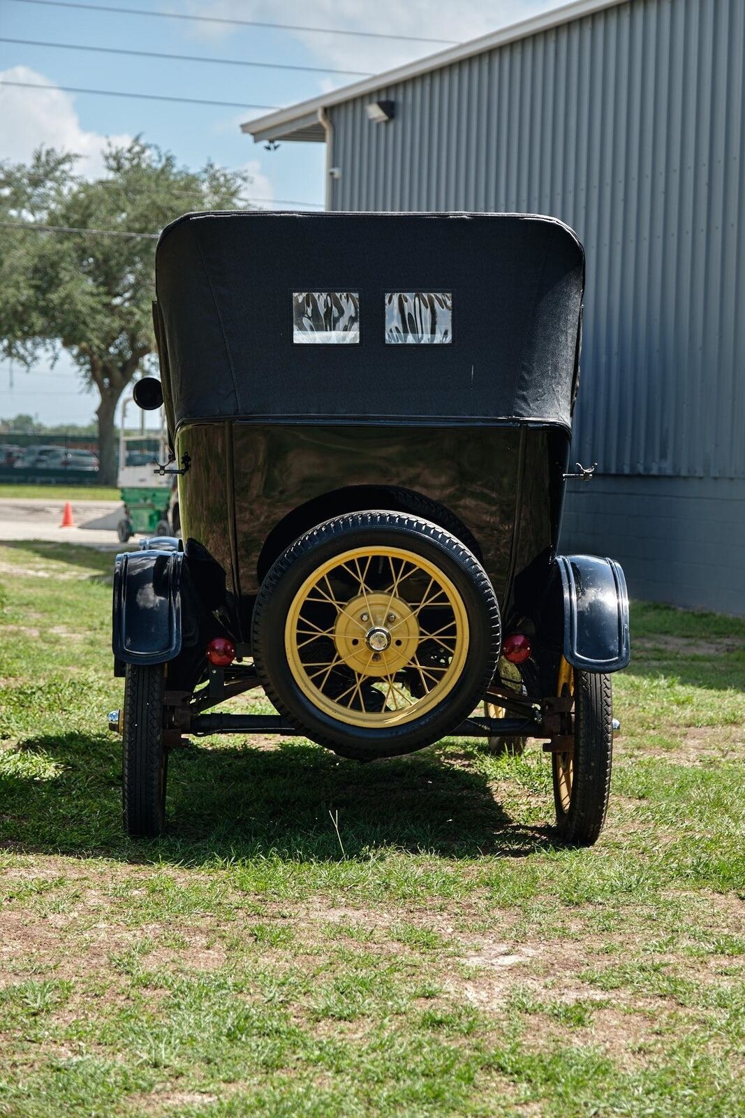 Ford-Model-T-1924-4