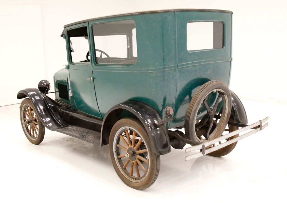 Ford-Model-T-Berline-1926-2