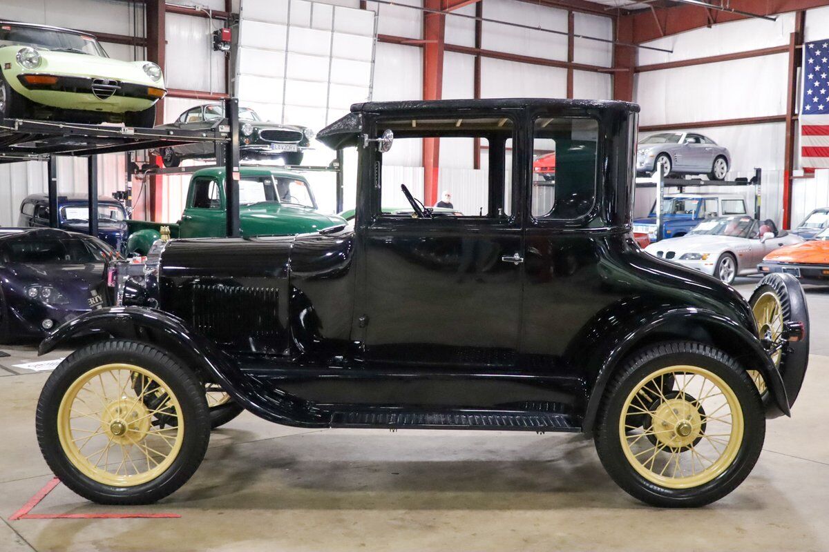 Ford-Model-T-Coupe-1926-3