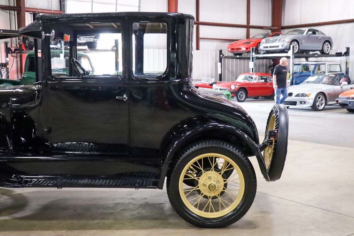 Ford-Model-T-Coupe-1926-4