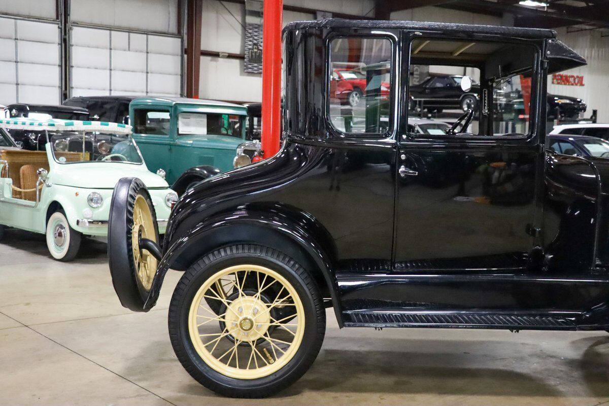 Ford-Model-T-Coupe-1926-8