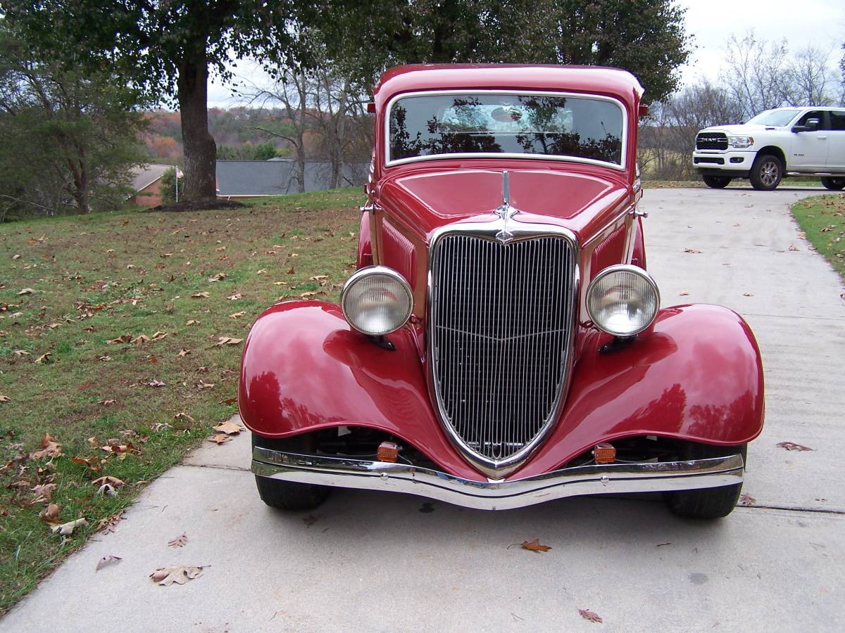 Ford-Model-a-5-window-coupe-1934-3