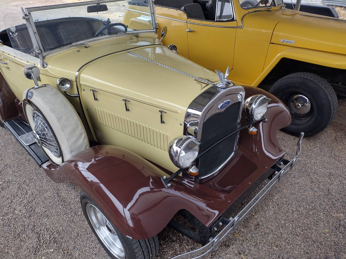 Ford-Model-a-roadster-1931-2