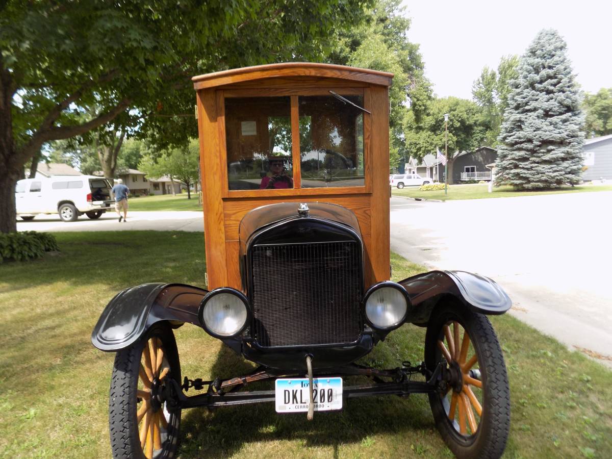 Ford-Model-tt-1925