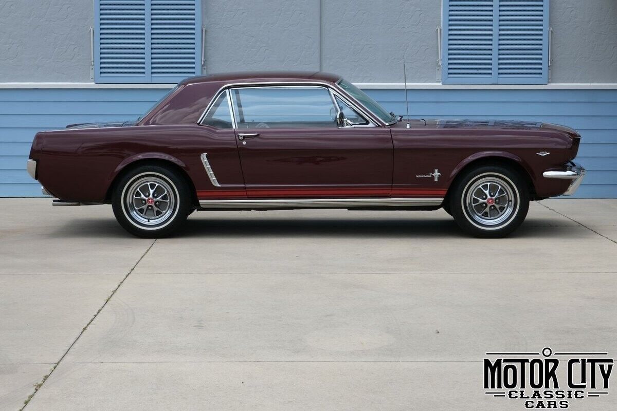 Ford-Mustang-1965-1