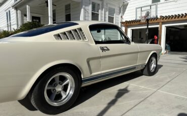 Ford-Mustang-1965-10