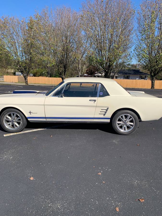 Ford-Mustang-1965-2