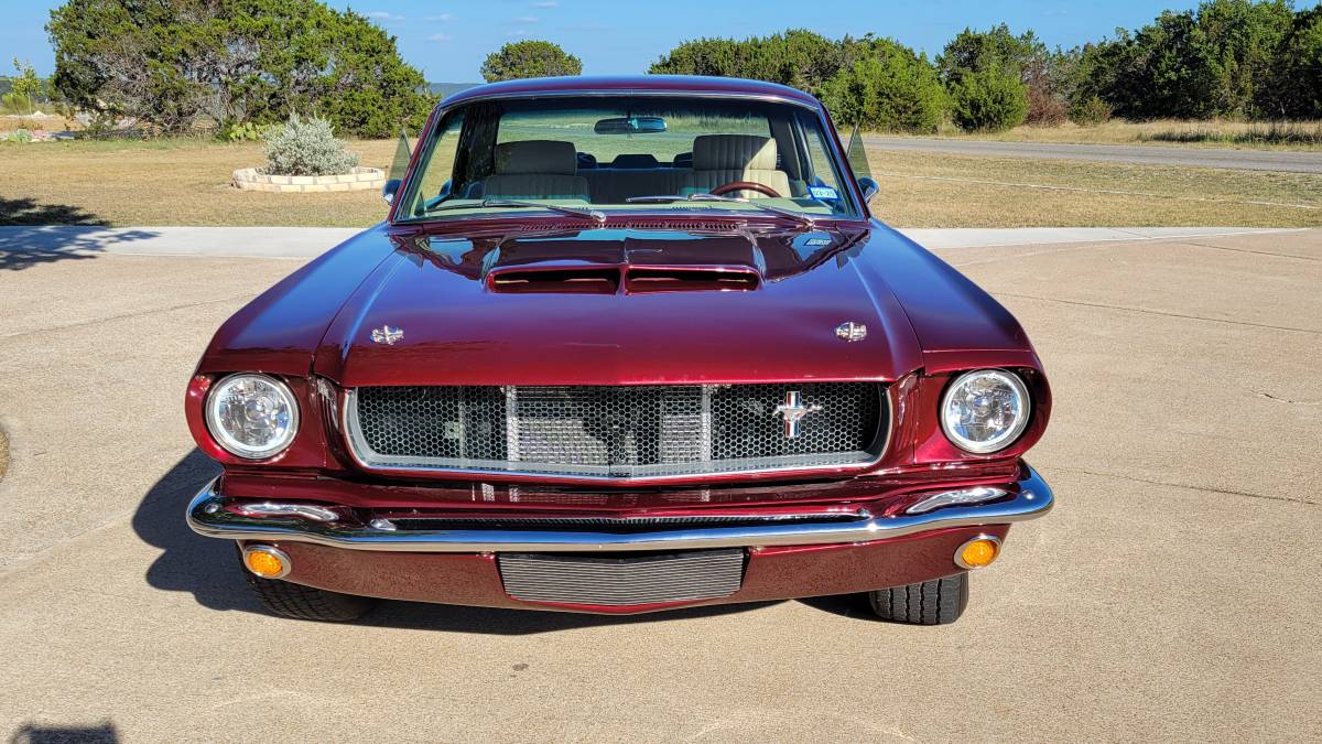 Ford-Mustang-1966-1