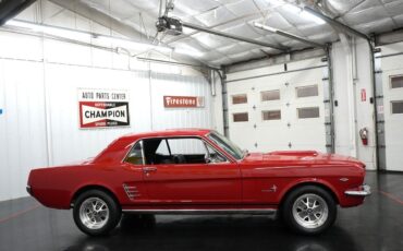 Ford-Mustang-1966-17