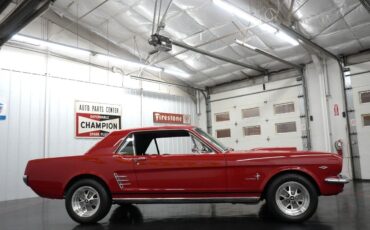 Ford-Mustang-1966-18