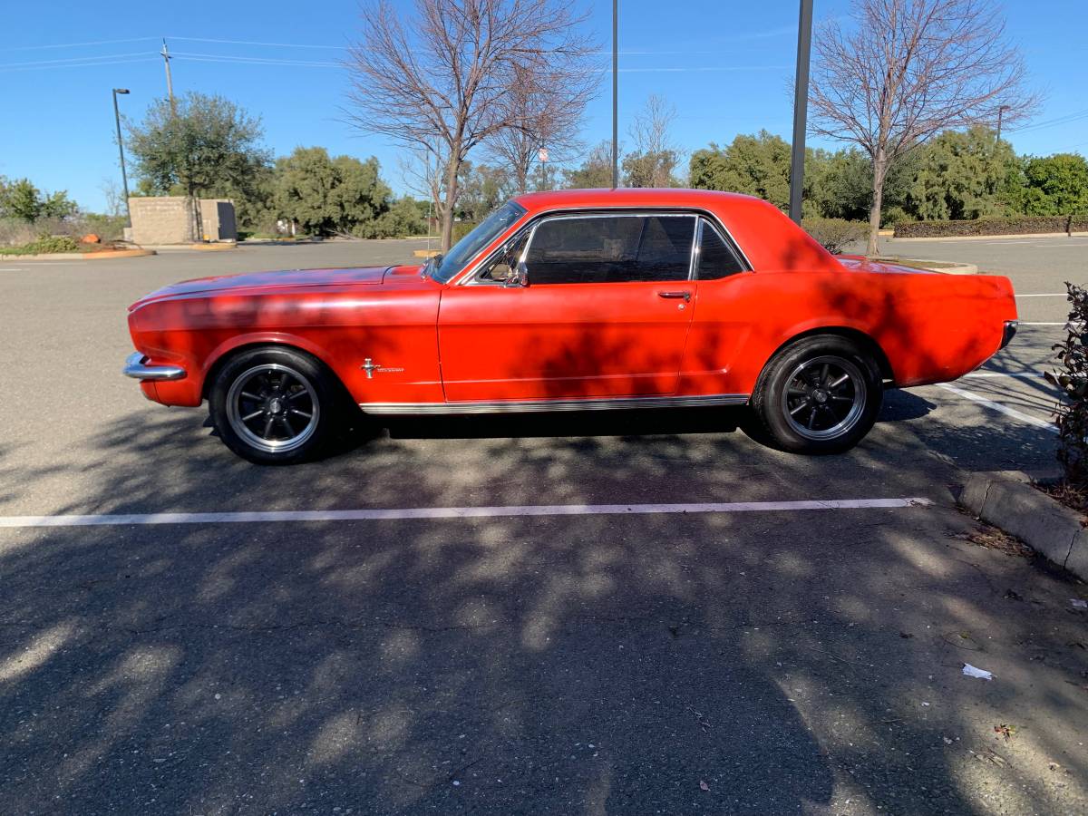 Ford-Mustang-1966-2