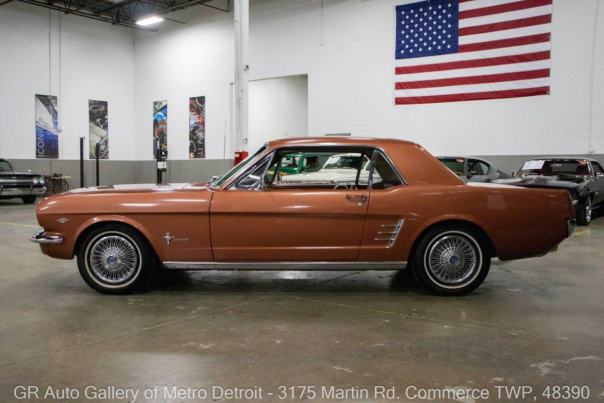 Ford-Mustang-1966-2