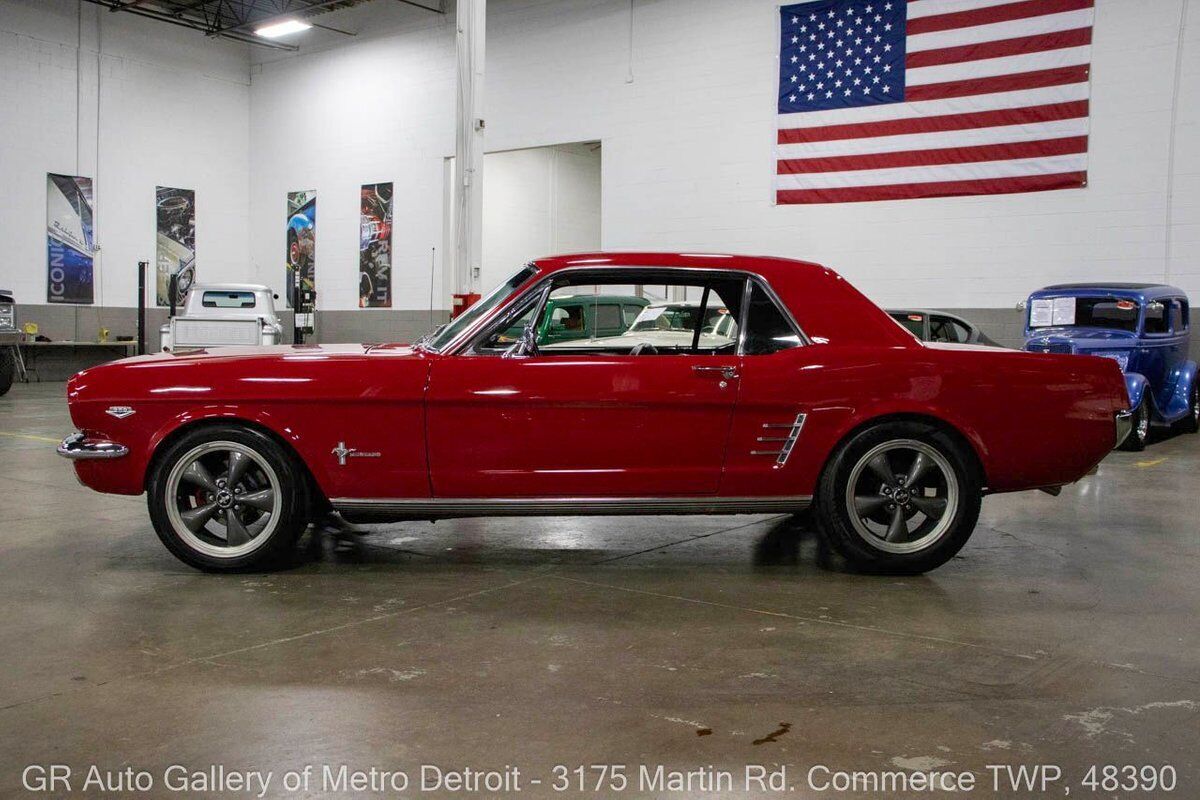 Ford-Mustang-1966-2