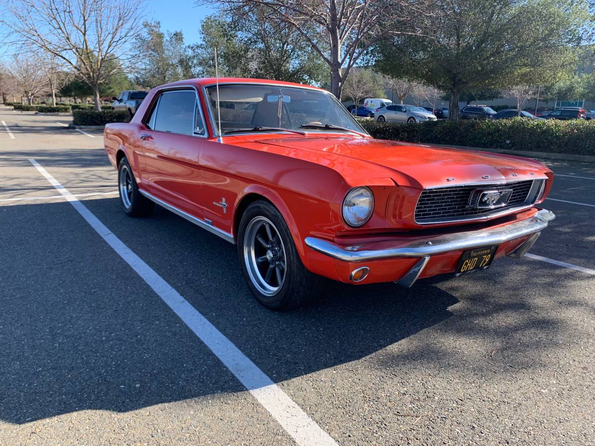 Ford-Mustang-1966-3