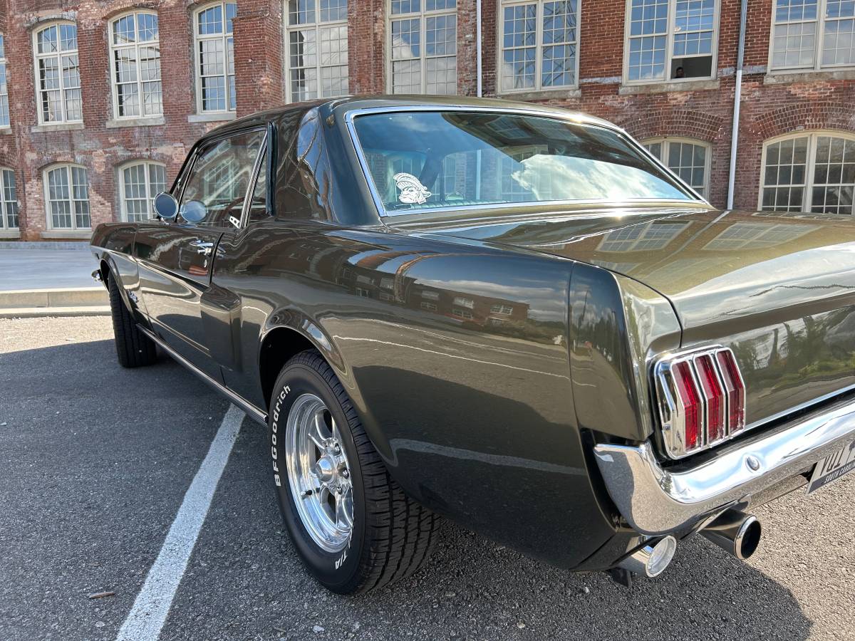 Ford-Mustang-1966-3