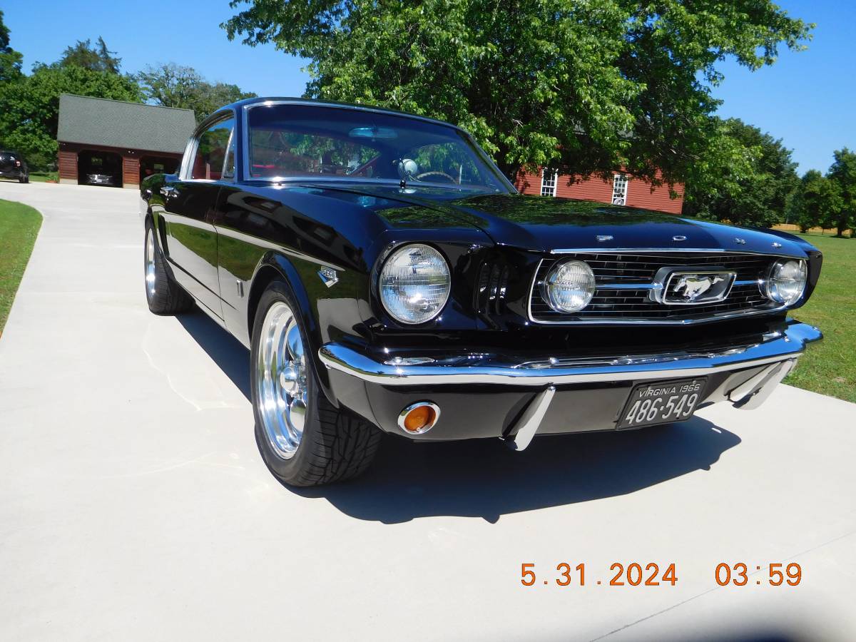 Ford-Mustang-1966-3