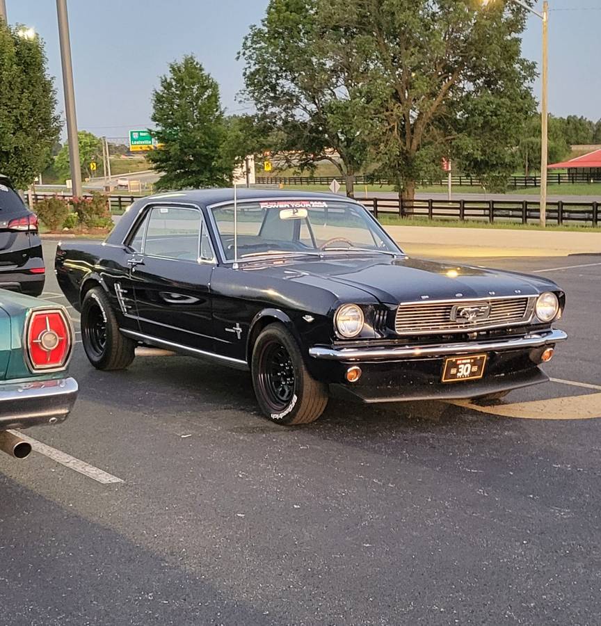 Ford-Mustang-1966