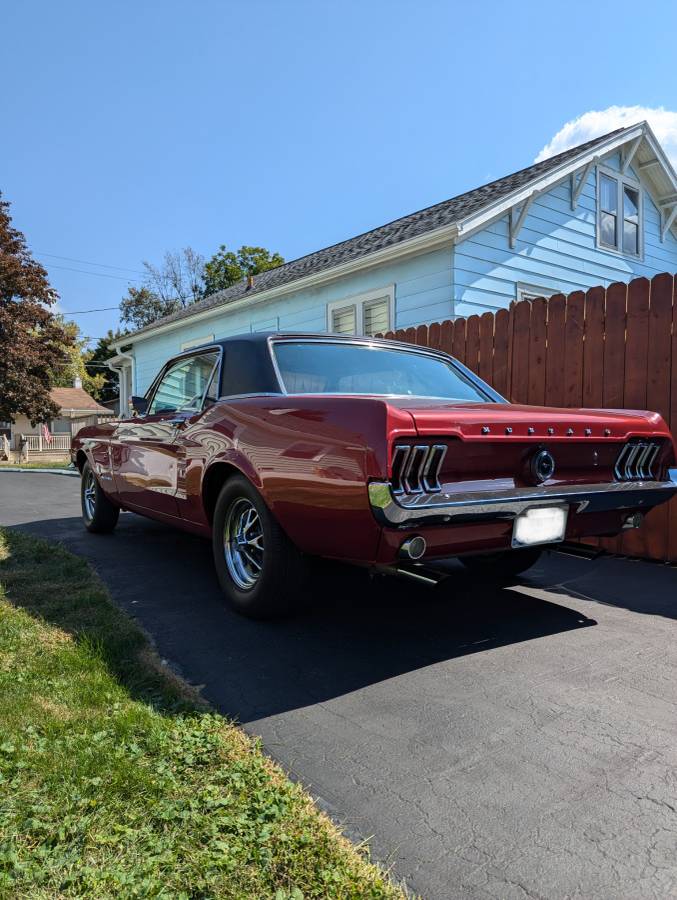 Ford-Mustang-1967-1