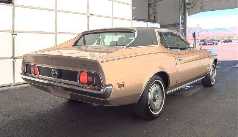 Ford-Mustang-1971-3