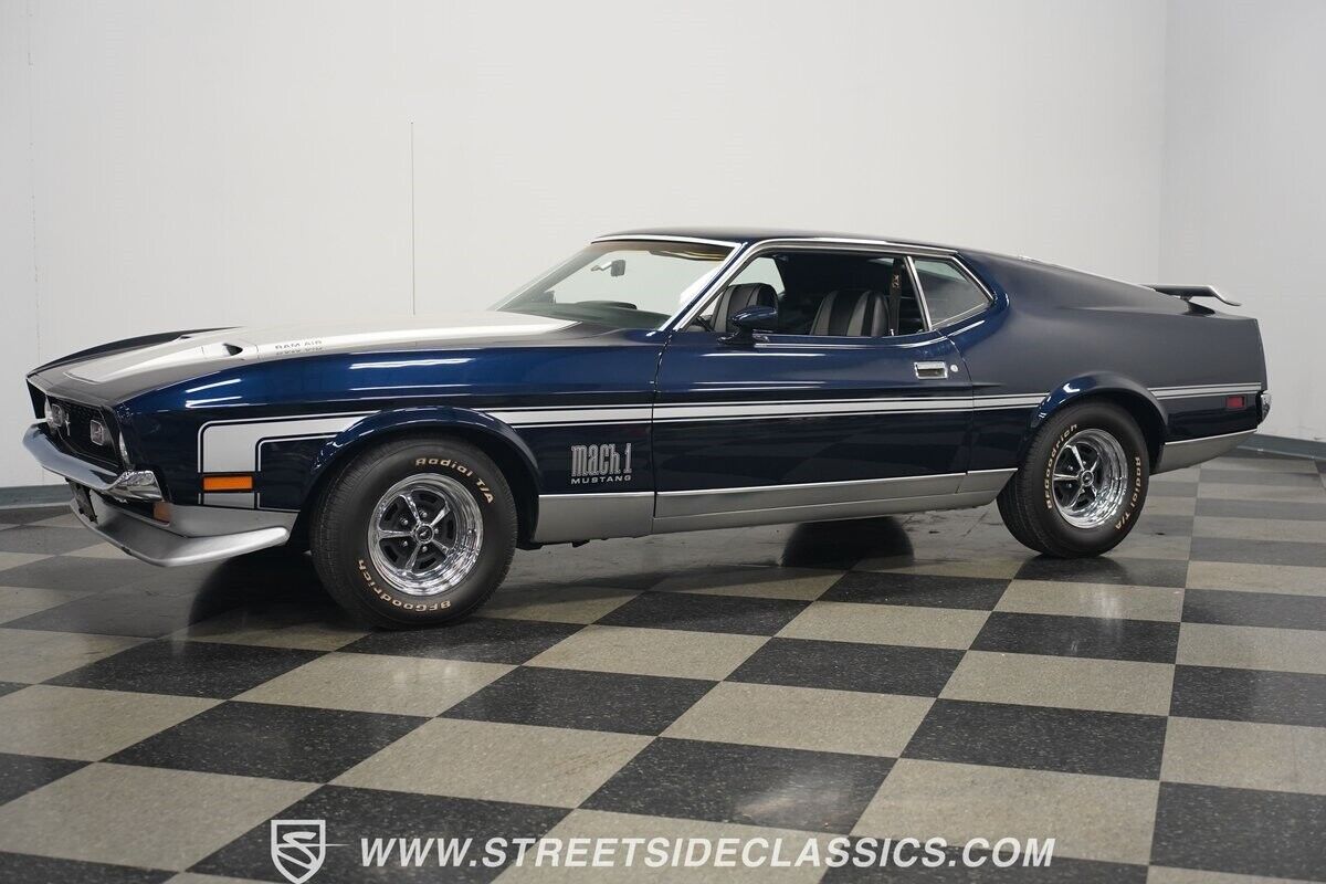 Ford-Mustang-1972-8