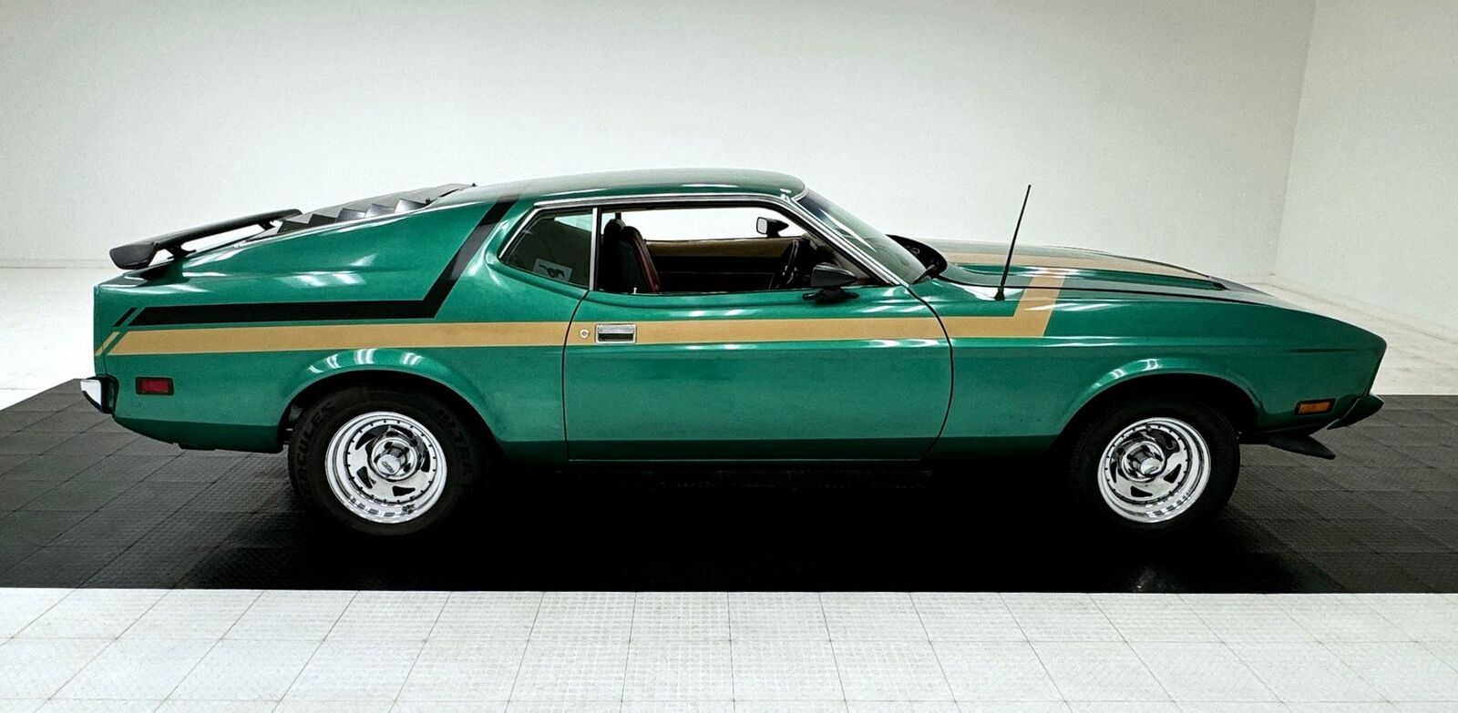 Ford-Mustang-1973-5