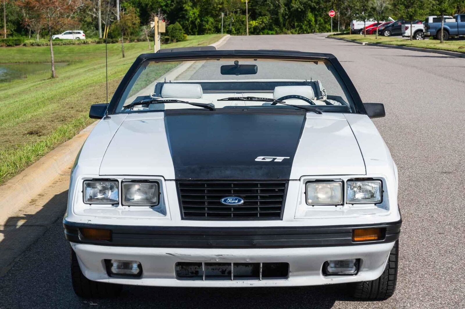 Ford-Mustang-1984-10