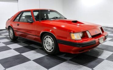 Ford-Mustang-1985-1