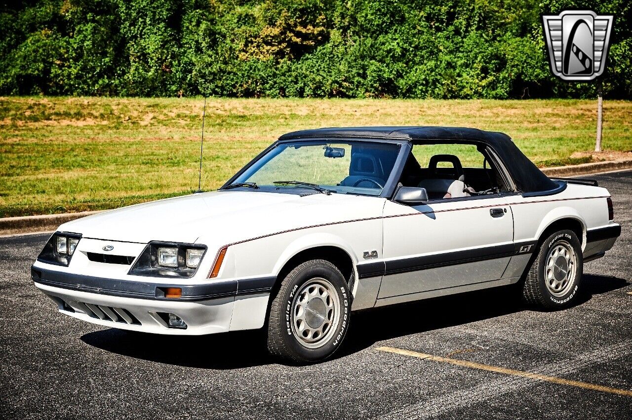 Ford-Mustang-1985-10