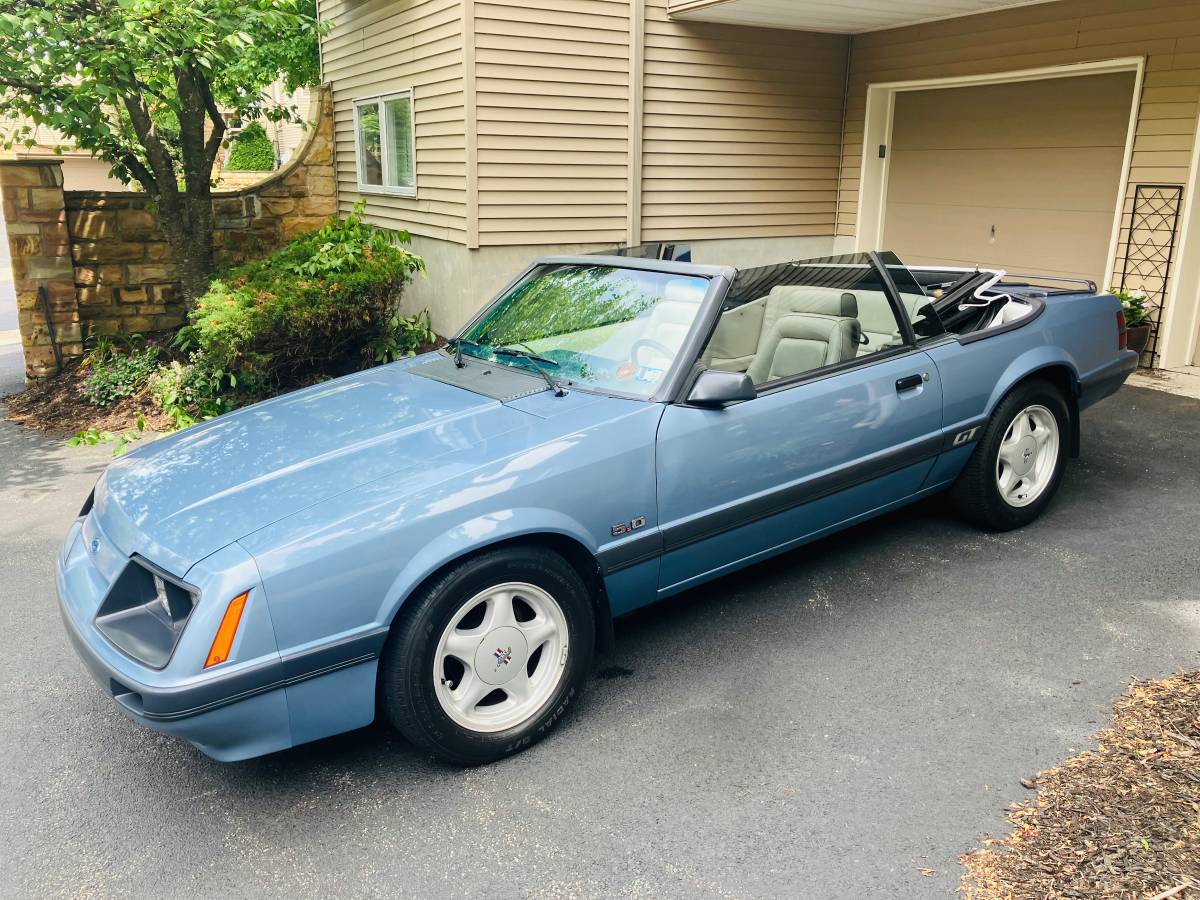 Ford-Mustang-1986