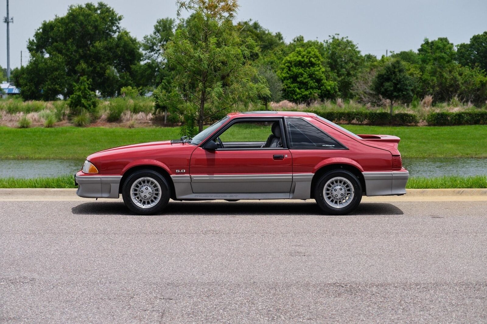 Ford-Mustang-1989-1