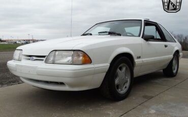 Ford-Mustang-1993-3