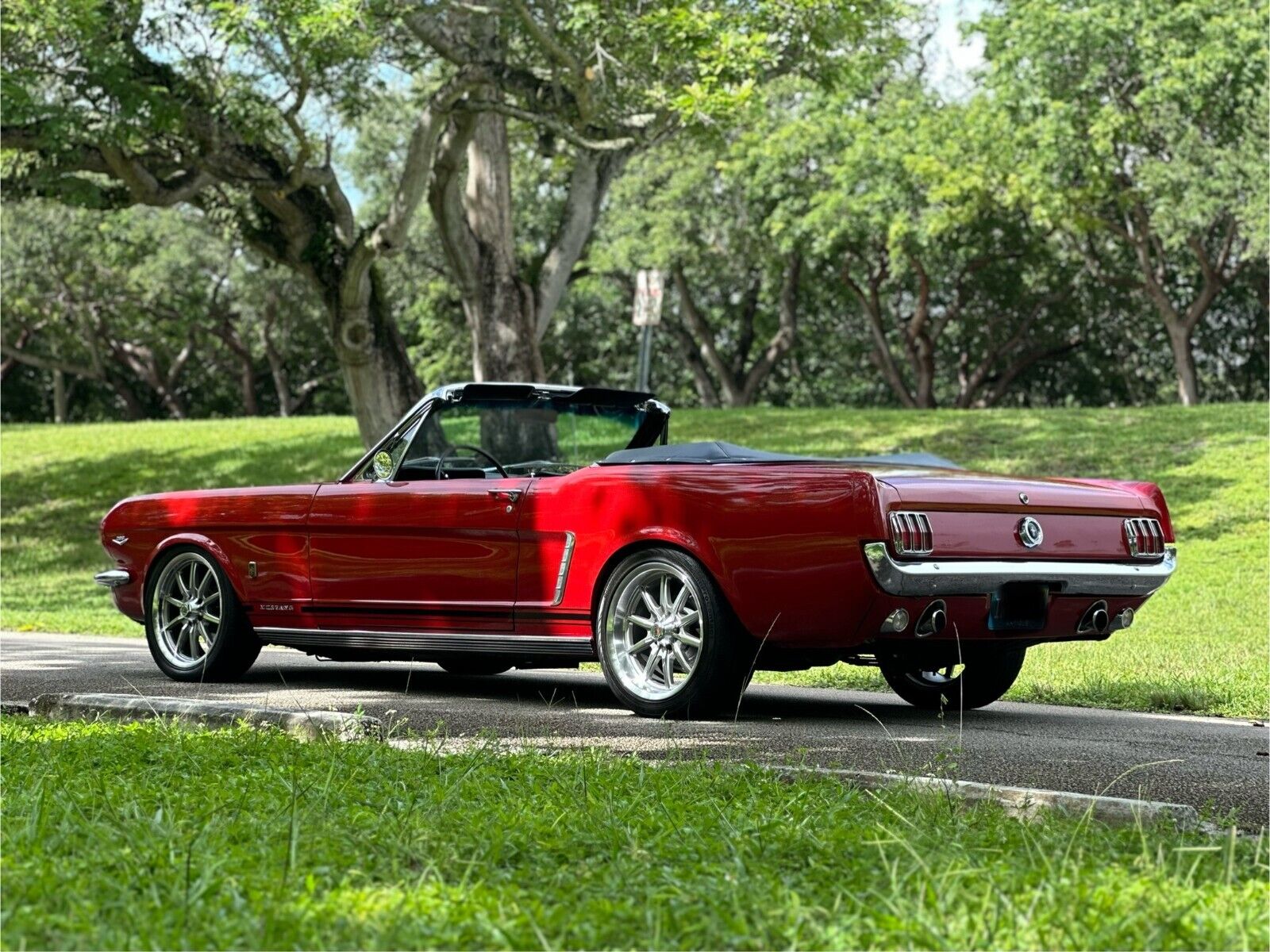 Ford-Mustang-Cabriolet-1965-11