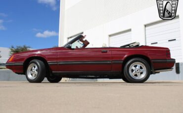 Ford-Mustang-Cabriolet-1983-4