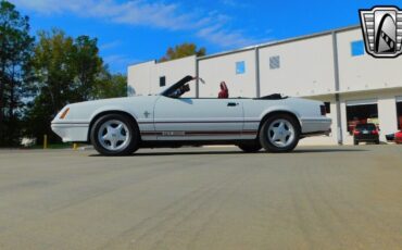 Ford-Mustang-Cabriolet-1984-3