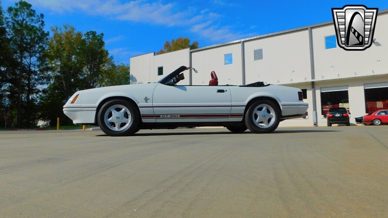 Ford-Mustang-Cabriolet-1984-3